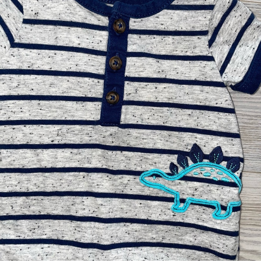 ⭐Carter’s Baby Boy Dinosaur Summer Romper Newborn⭐ - Picture 2 of 3